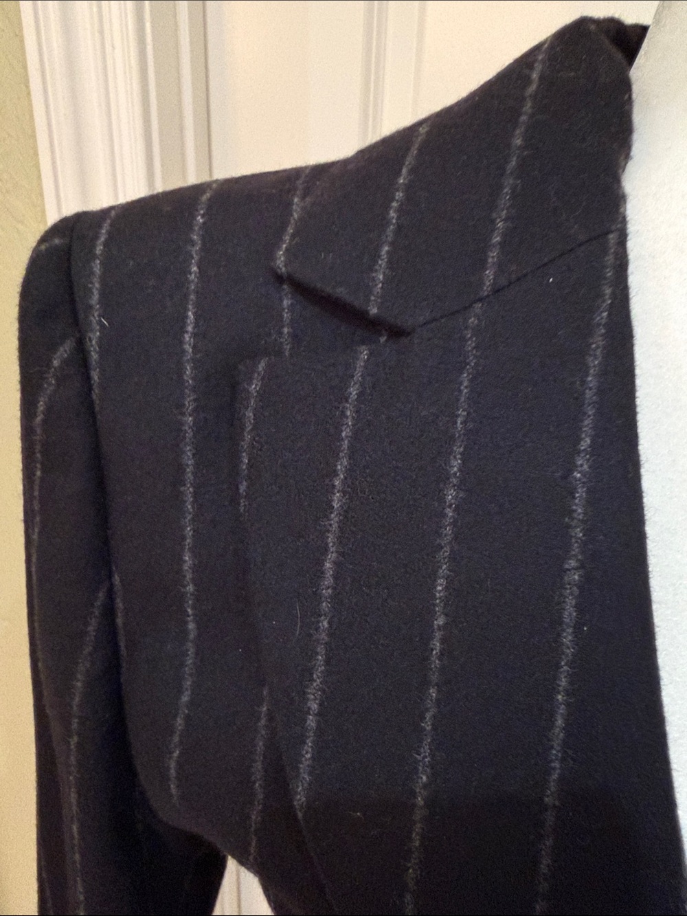 Vintage Emanuel Ungaro Black Pinstripe Ruffle-Blazer Designer suit business - Picture 3 of 3